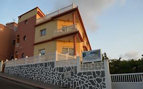 Apartamentos Miriam (Charco Azul)